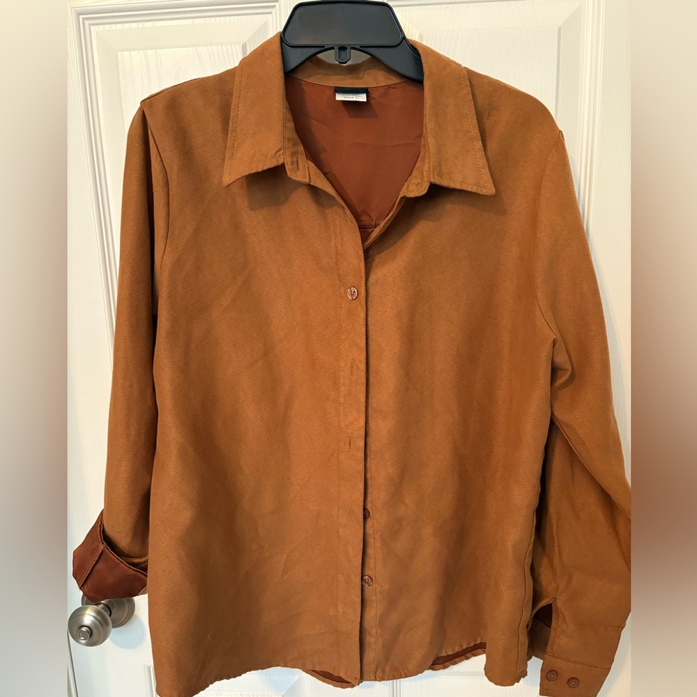 Women's Button Shirt in pumpkin spice